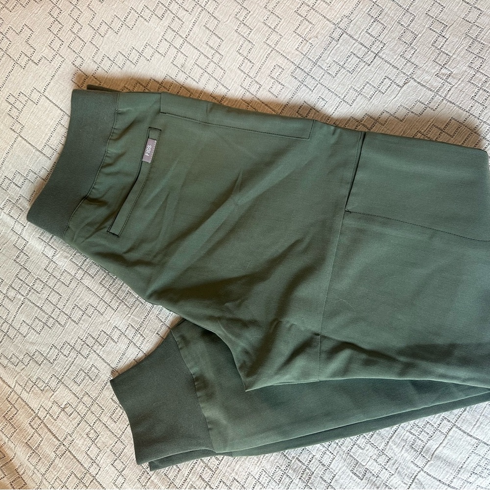FIGS Nepal Skinny Jogger Scrub Pant